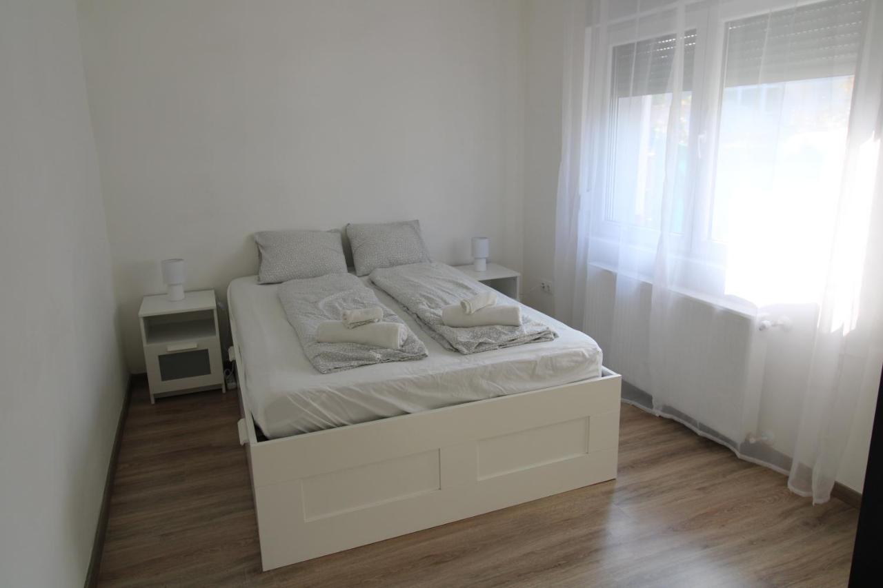 Апартаменты Garden Apartman House Печ Экстерьер фото